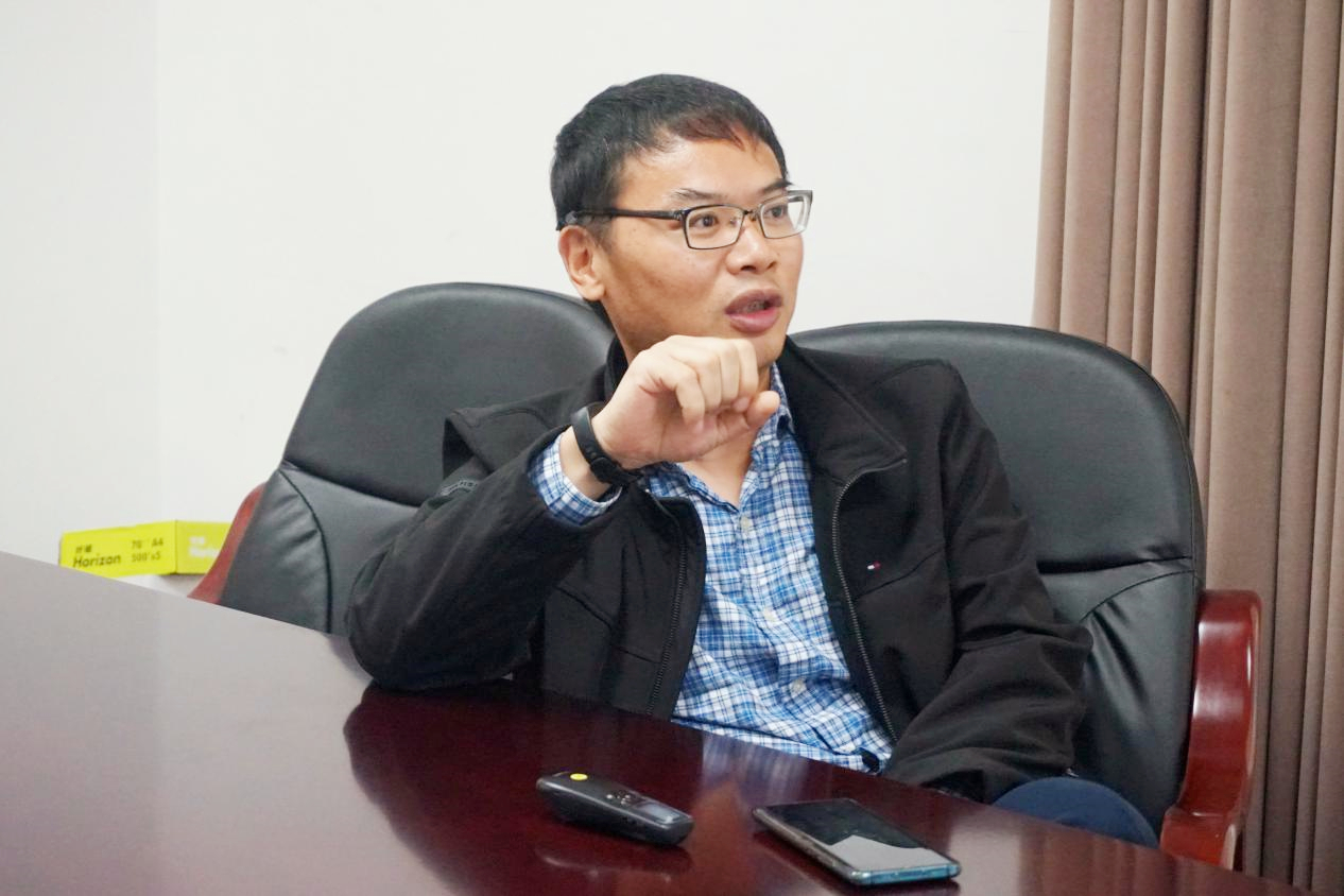 会上,会计学院院长靳庆鲁,副院长曾庆生分别以创建具有全球影响力的